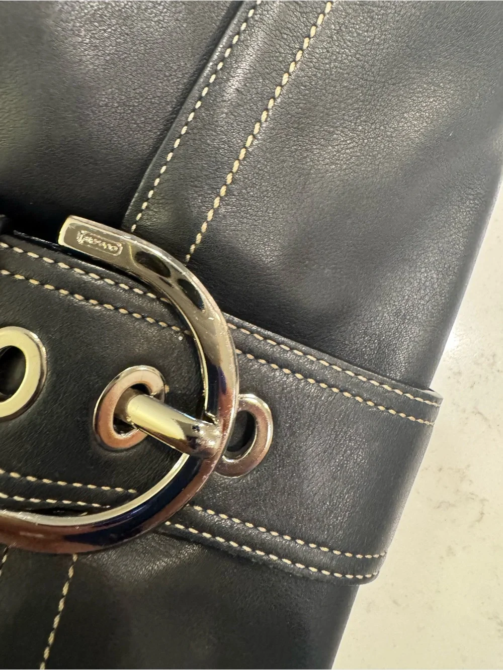 Vintage Coach Black Leather  Bag with Contrast Stitching and Buckle